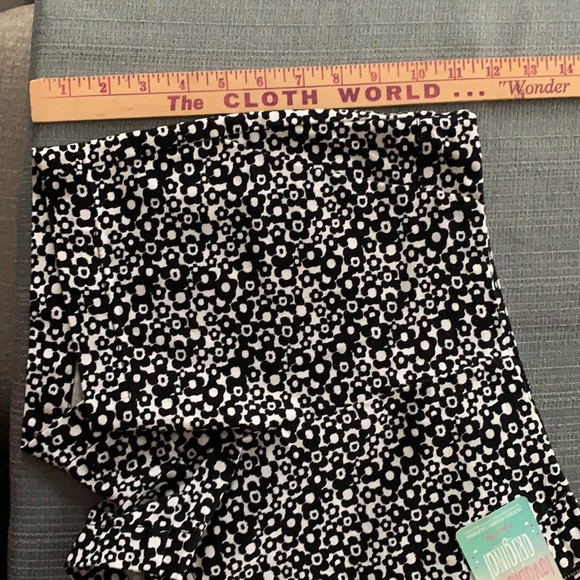 Shorts - Picture 6 of 6